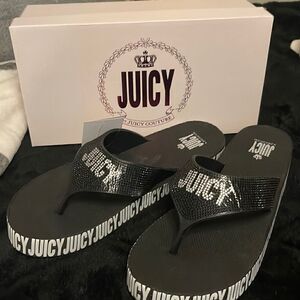 Juicy couture sz 10 sandy jeweled/rhinestone bling thong black sandal-logo black